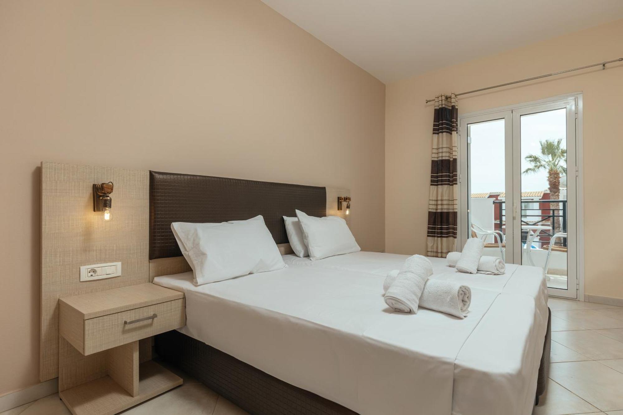 Yakinthos Hotel Laganás Eksteriør bilde